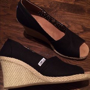 TOMS black wedges