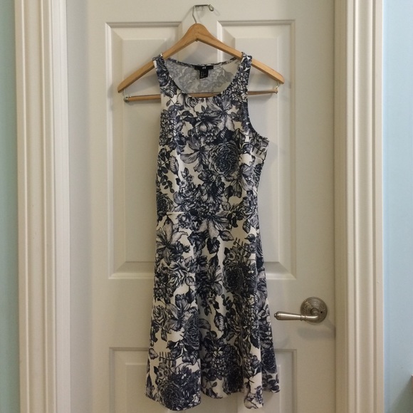 H&M blue floral dress - Picture 1 of 3