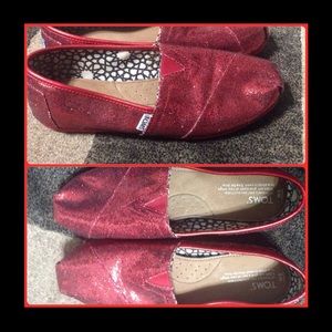 TOMS FOR SALE !! Size 9