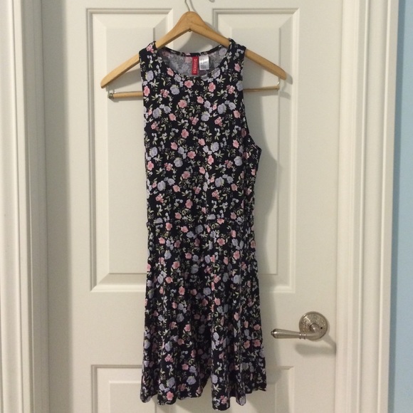 H&M black floral print dress - Picture 1 of 2