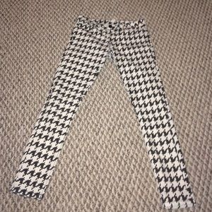Houndstooth Cropped Pants