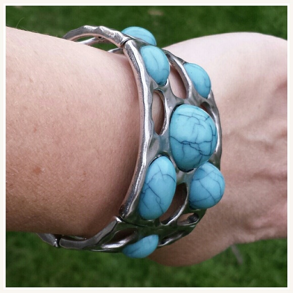Siver - Turquoise Cuff Bracelet - Picture 4 of 4