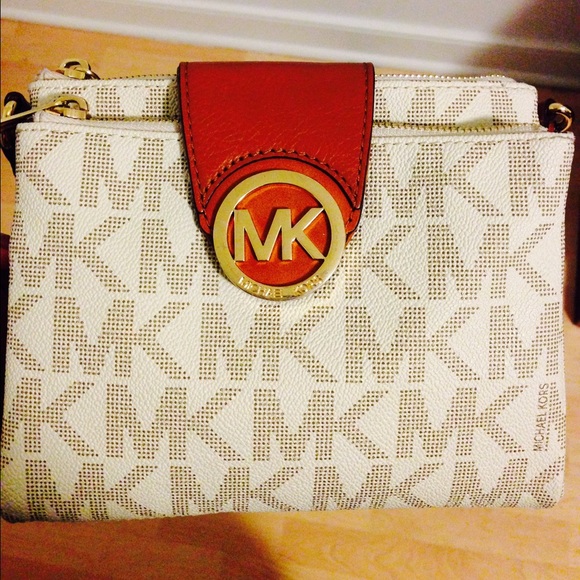 Michael Kors Handbags - AUTHENTIC Michael Kors cross-body bag.