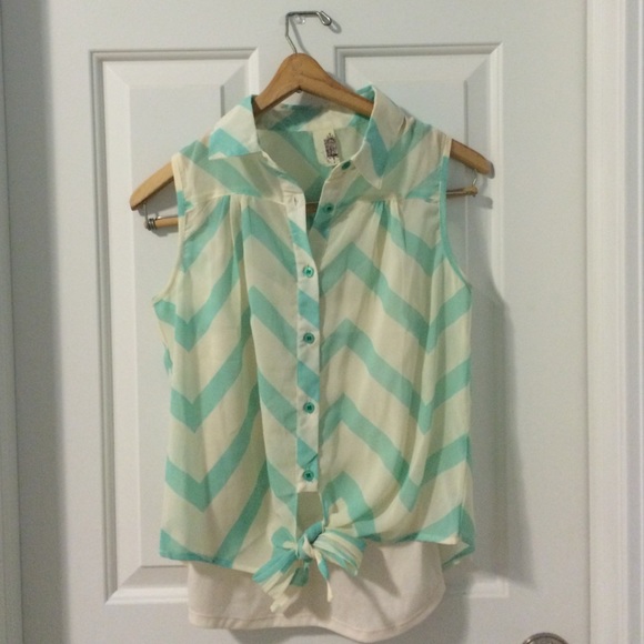 Chevron mint sleeveless blouse - Picture 1 of 2
