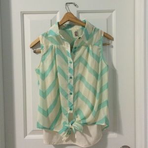 Chevron mint sleeveless blouse
