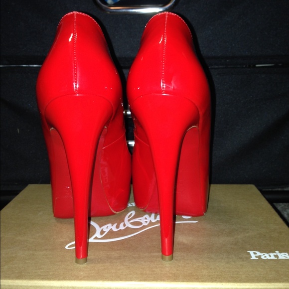 ✖️SOLD✖️💯% auth Vendome 120 Rouge Lipstick 39
