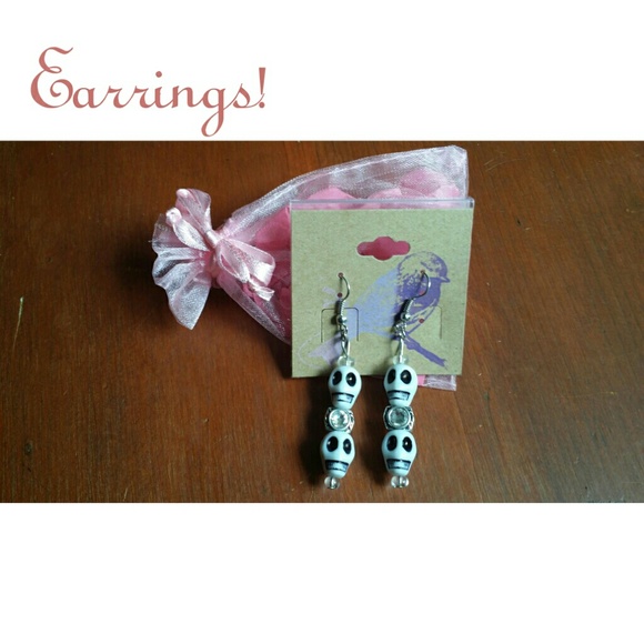 Dangle Skull Earrings