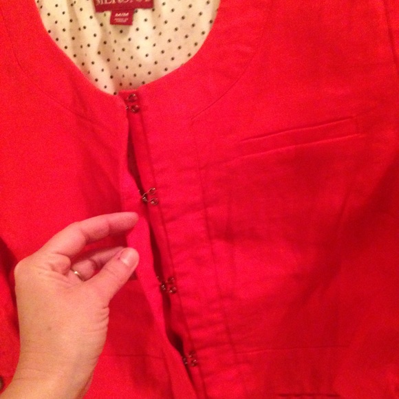 Red peplum style linen top - Picture 2 of 4