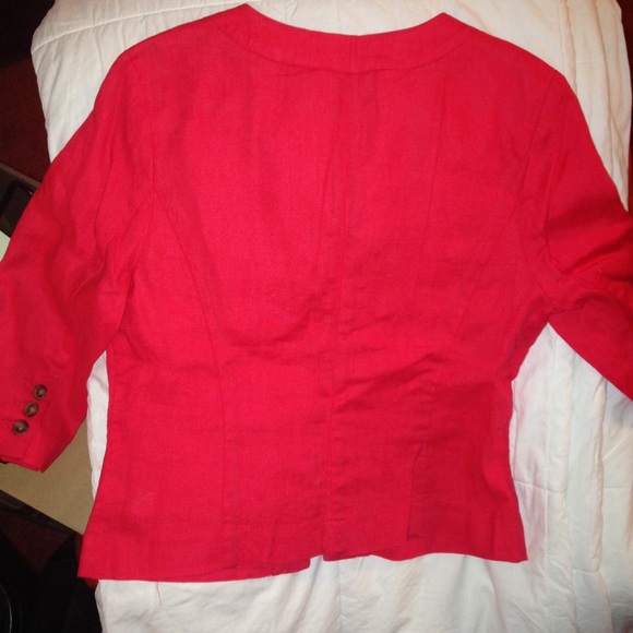 Red peplum style linen top - Picture 4 of 4