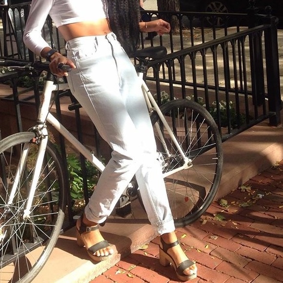 Light Wash High-Waist Denim Jeans