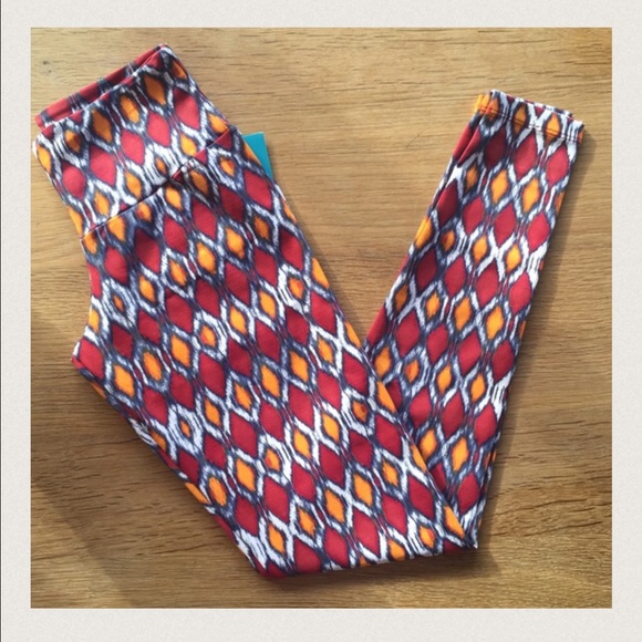 🔸♦️Radiant Diamond Pattern Leggings - Red * Orange * Grey