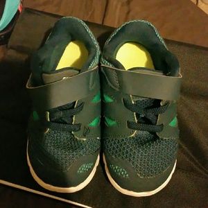 Nike Frre toddler sneakers