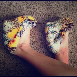 Zigi peep toe platform wedges