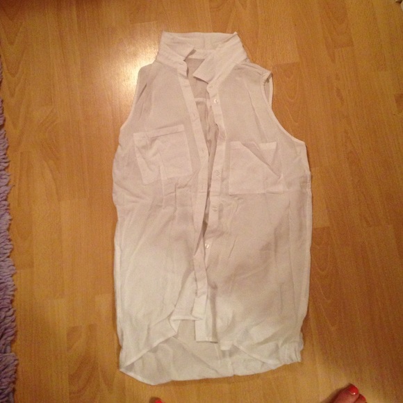 H and M white sleeveless button up