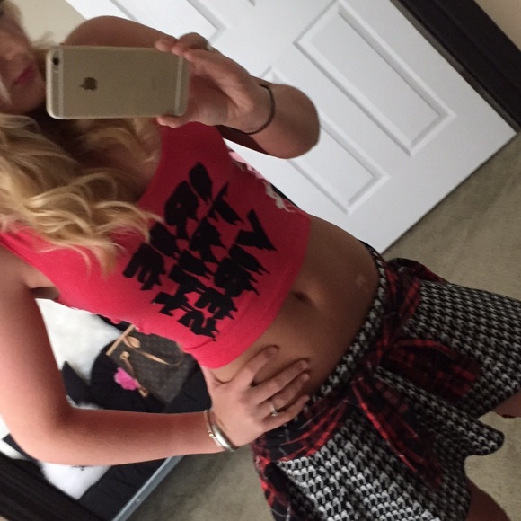 Top - Picture 2 of 2