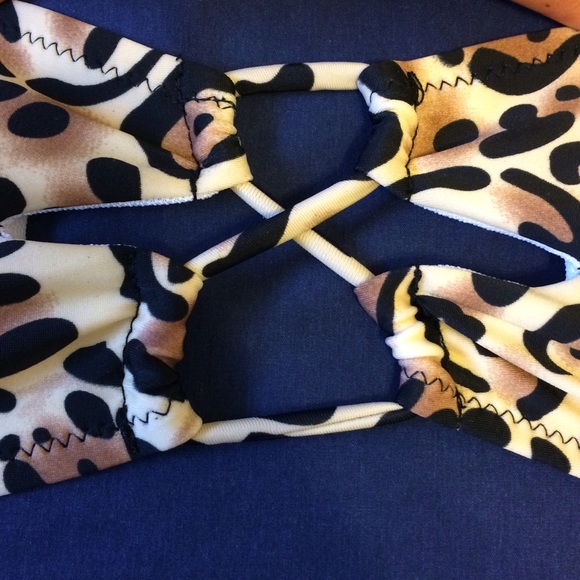 Bikini - Picture 2 of 4