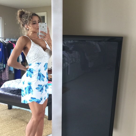 Floral/Crochet Lace Cross Back Dress NWOT - Picture 3 of 3