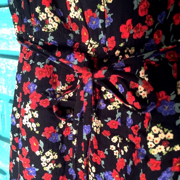 Forever 21 Floral Midi Dress with Pockets - Picture 2 of 4