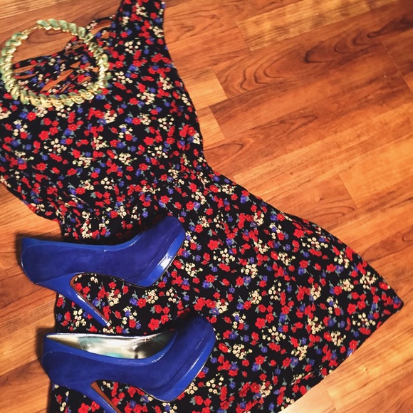 Forever 21 Floral Midi Dress with Pockets - Picture 1 of 4