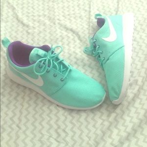 Nike Roshe Runs