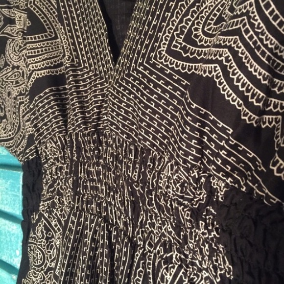 Black and White Cover Up Dress - Picture 4 of 4