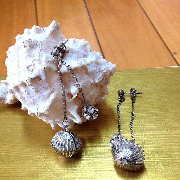 Simply Vera dangling Rhinestone earrings - Picture 2 of 2