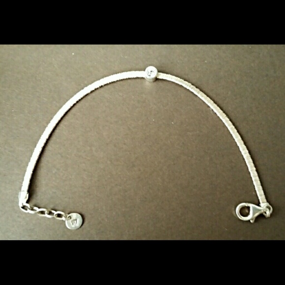 Silpada Sterling Silver "Take A Bow" Bracelet