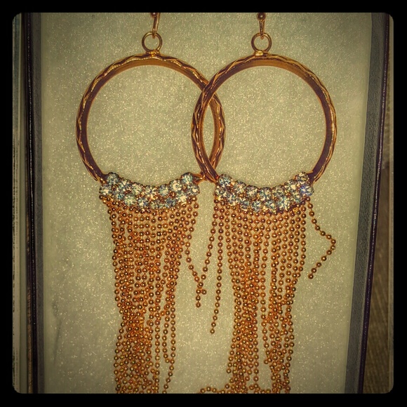 Sale! Beautiful Crystal Dangle earrings!