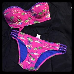 *TODAY ONLY* Hollister swim suit ~ size M