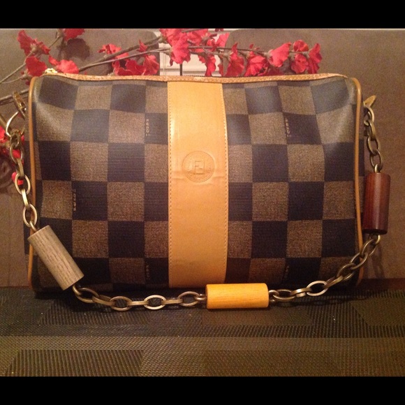 FENDI Handbags - 🎉HP🎉✨ 💯Authentic Fendi Checkered Purse✨