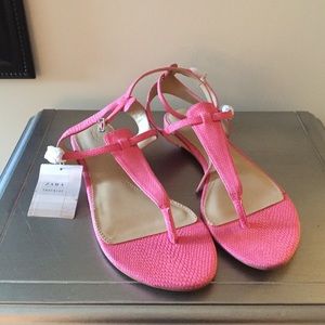 New never worn pink Zara sandals