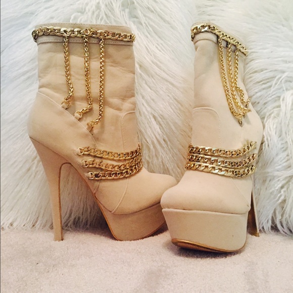 Beige bootie😍
