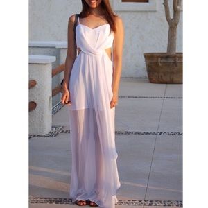 SALE ❤️ BCBG white maxi dress