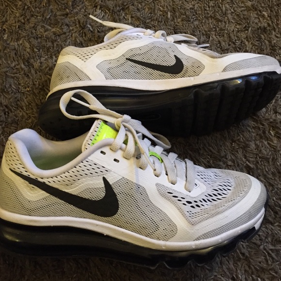 Nike air max- like new!