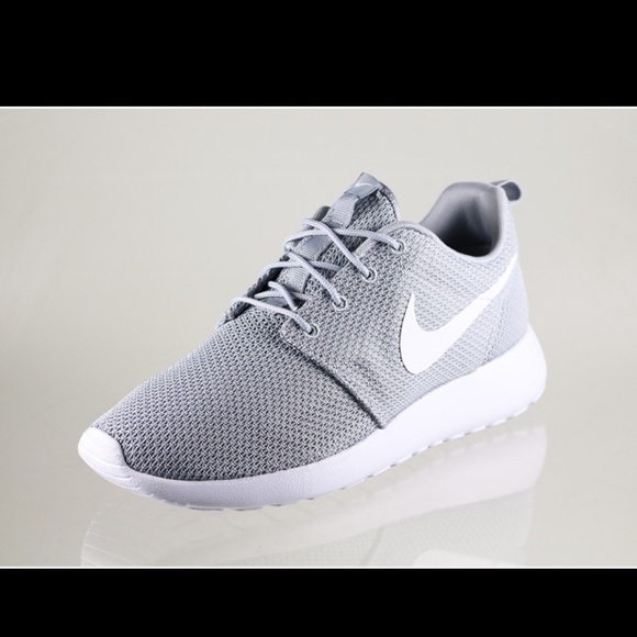Nike Shoes - Grey Roshe