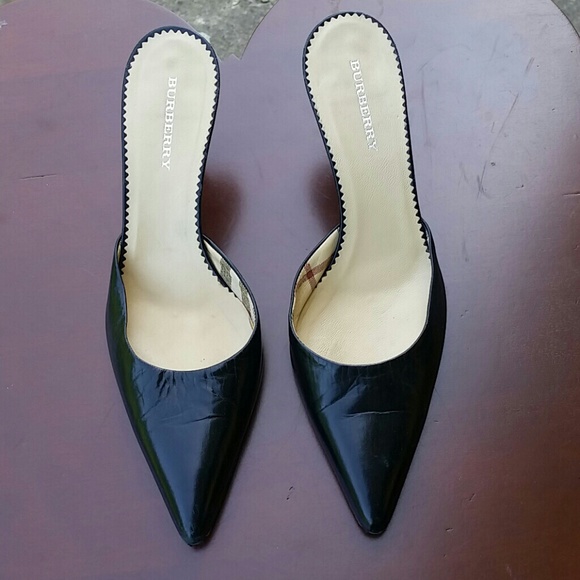 Burberry black pointy toe mules