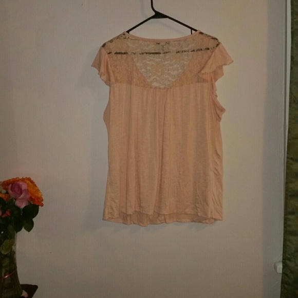 ❌SOLD❌French Laundry Ruffle top - Picture 2 of 4