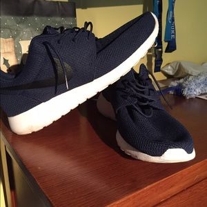 Midnight navy rosherun one