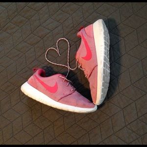 Pink Nike Roshe Runs