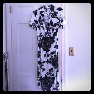 NWT H&M black and white low neck knit shirt dress
