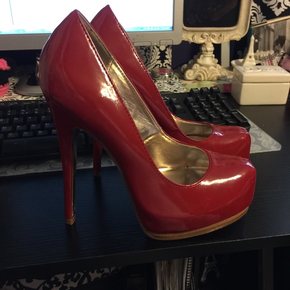 Steve madden red heels