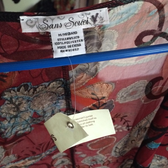 Red print kimono - Picture 3 of 4