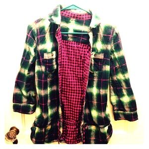 Super cute pink and blue Hollister flannel!!