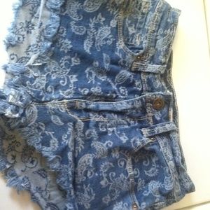 Size 5 bullhead shorts