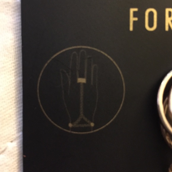 Ring connecting bracelet - Picture 2 of 3