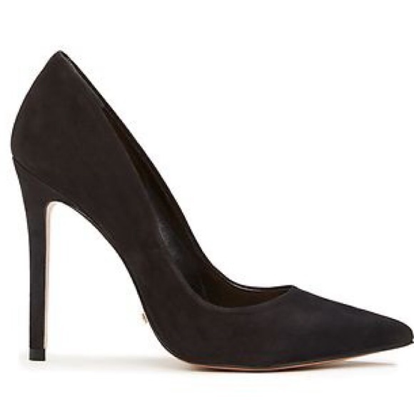 Schutz Classic Black Pumps NWT size 9