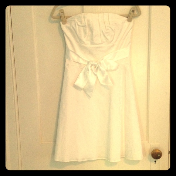 NWOT White House Black Market strapless dress