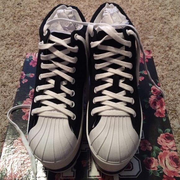 Jeffrey Campbell Routine Size 8.5