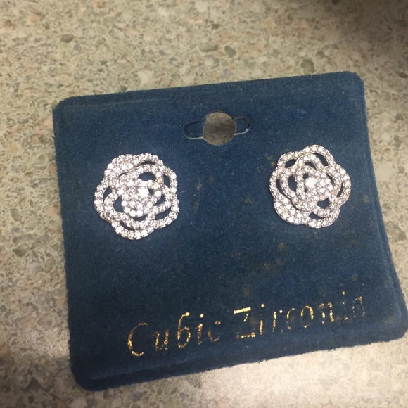 earrings - Picture 2 of 2