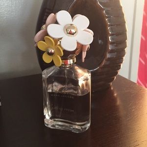 Daisy by marc Jacobs